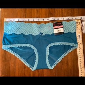 No Boundaries Micro and Lace Hipster.